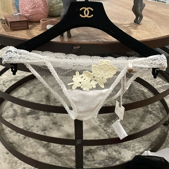 NWT’s Mimi Holiday Sexy Knicker lace panty I. Size M/L from Anthropology - Picture 2 of 8